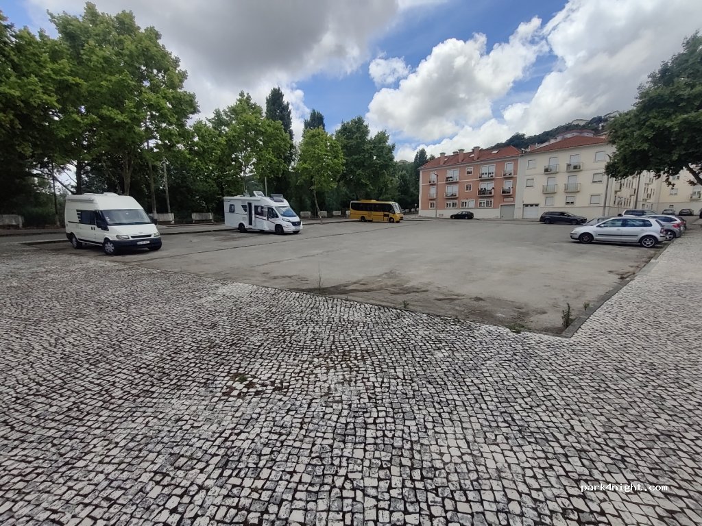 (3040-252) Coimbra - 23 Rua Feitoria dos Linhos — foto 3