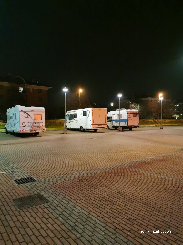 (44123) Ferrara - 36 Via della Siepe — foto