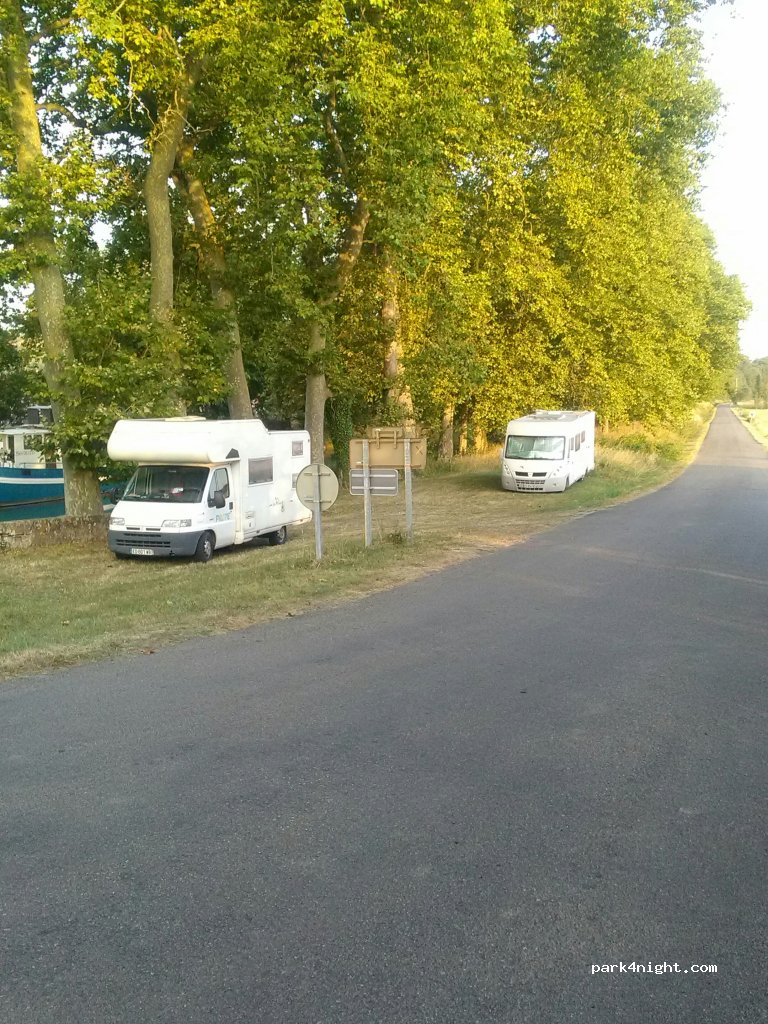 (11320) Labastide-d'Anjou - 1 D218 — foto