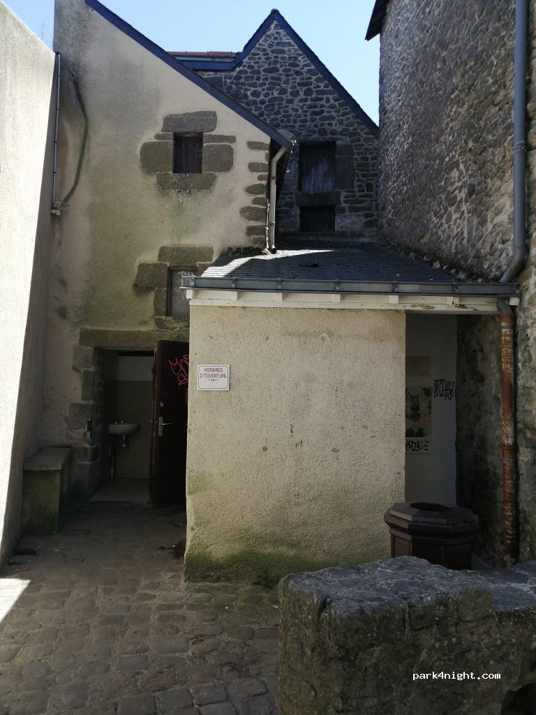 (44350) Guérande - 7 Place du Vieux Marché — foto
