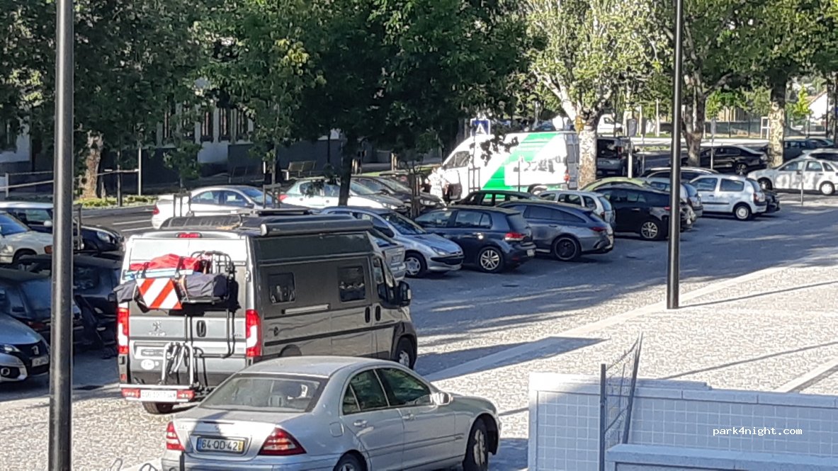 (4860-351) Cabeceiras de Basto - 53 Rua Barjona de Freitas — foto 2