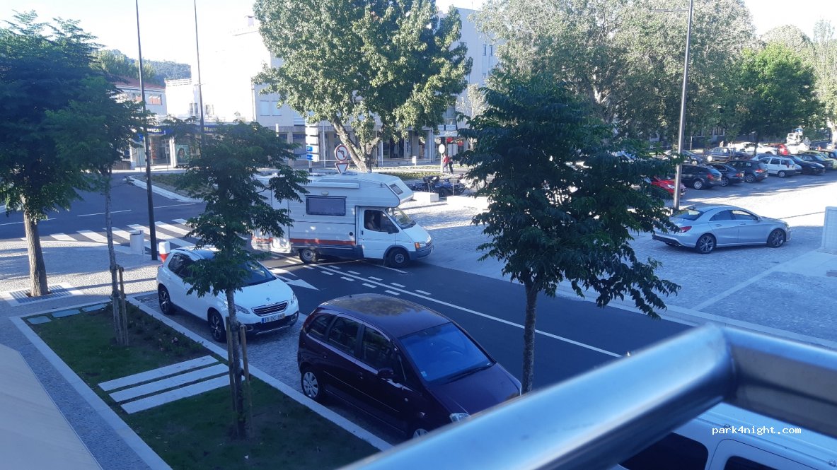 (4860-351) Cabeceiras de Basto - 53 Rua Barjona de Freitas — foto 4