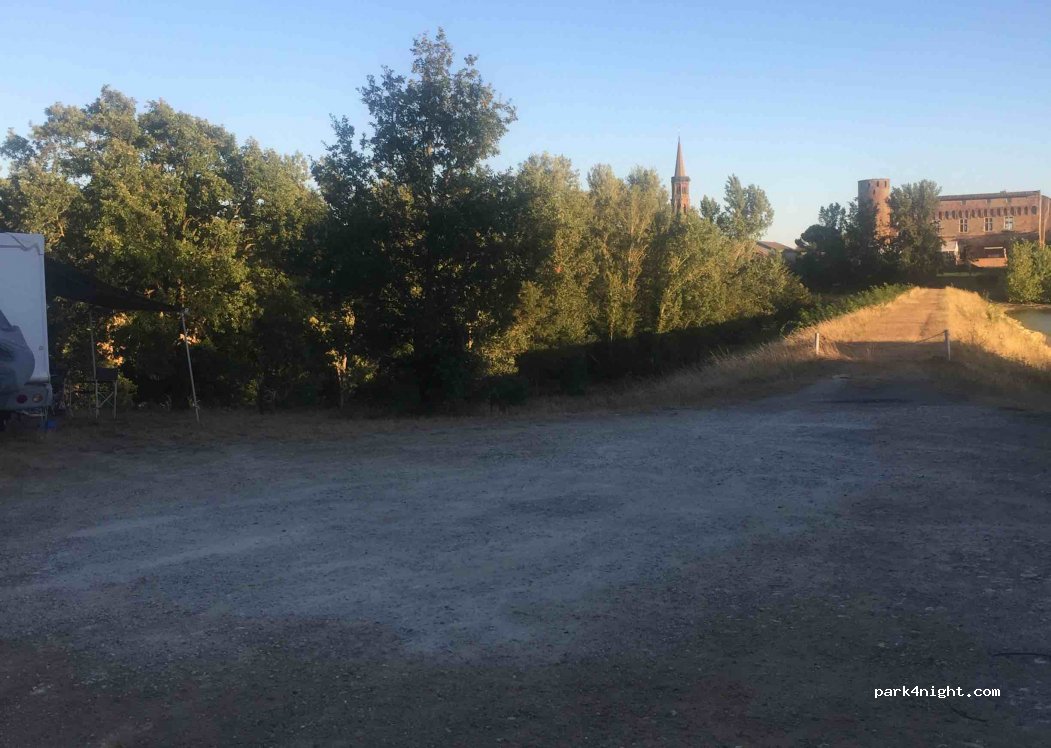 (31330) Launac - 418 D58 — foto