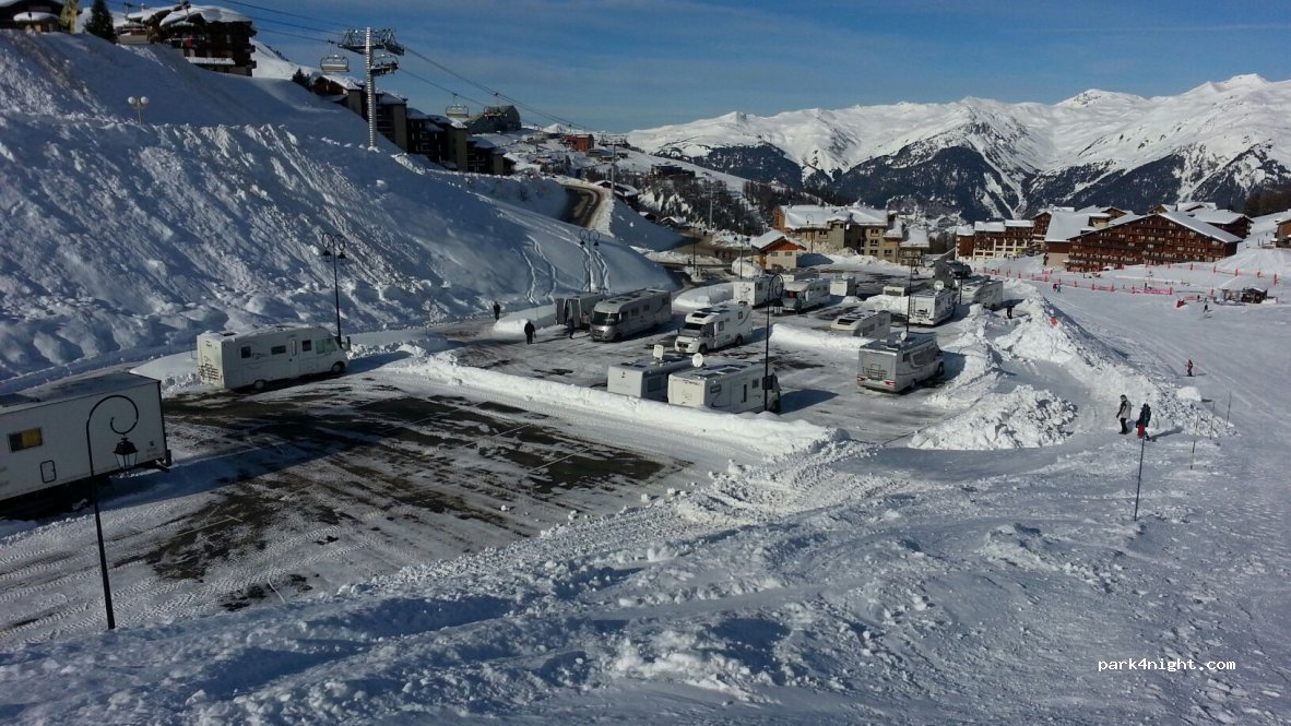 (73210) Plagne village - D223 — foto