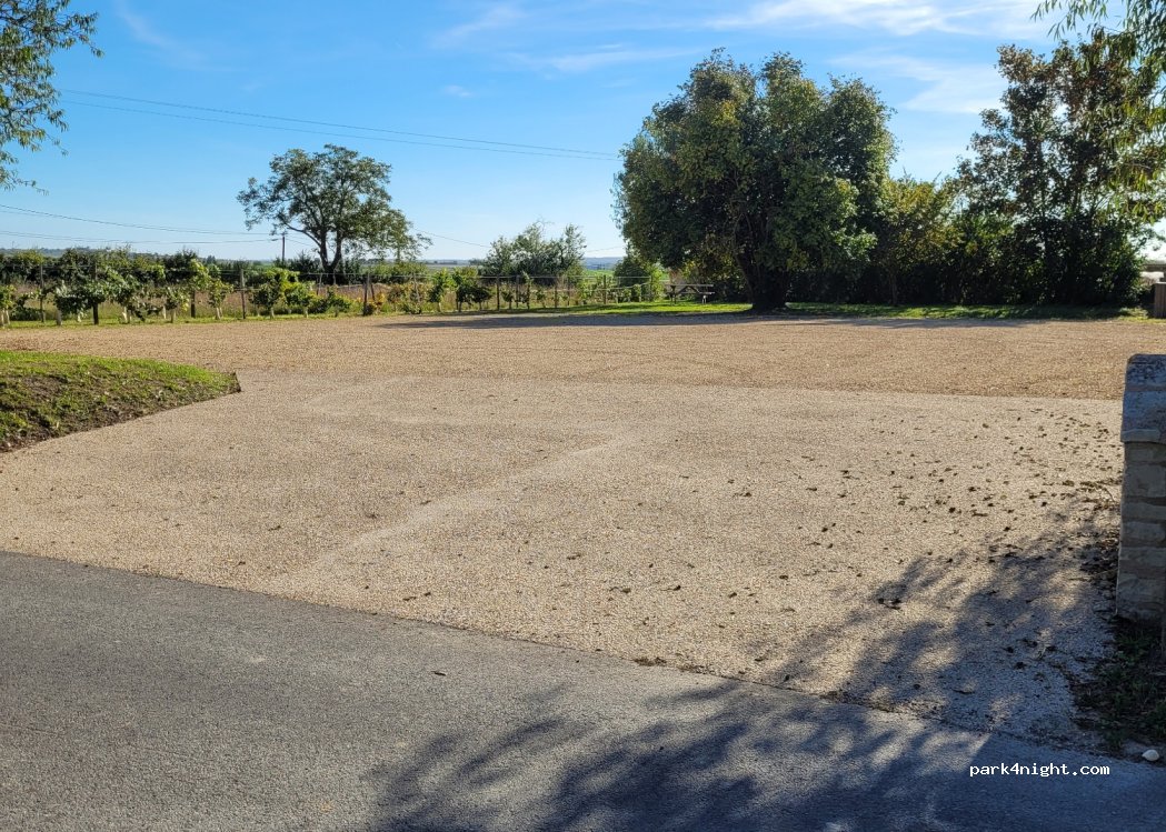 (86120) Berrie - Rue Château Le Bourg 2 — foto 4