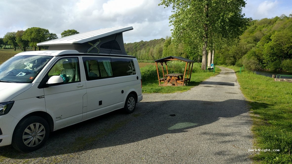 (29520) Châteauneuf-du-Faou - Ecluse de Lanneur — foto