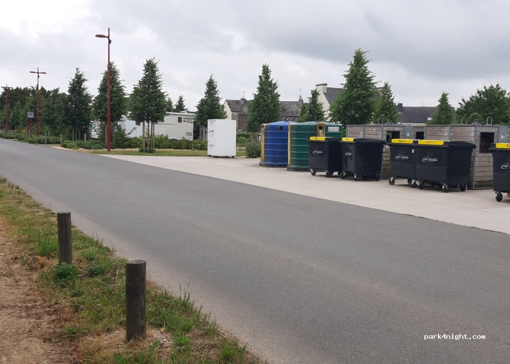 Aire de camping car Maël-Carhaix — foto 4
