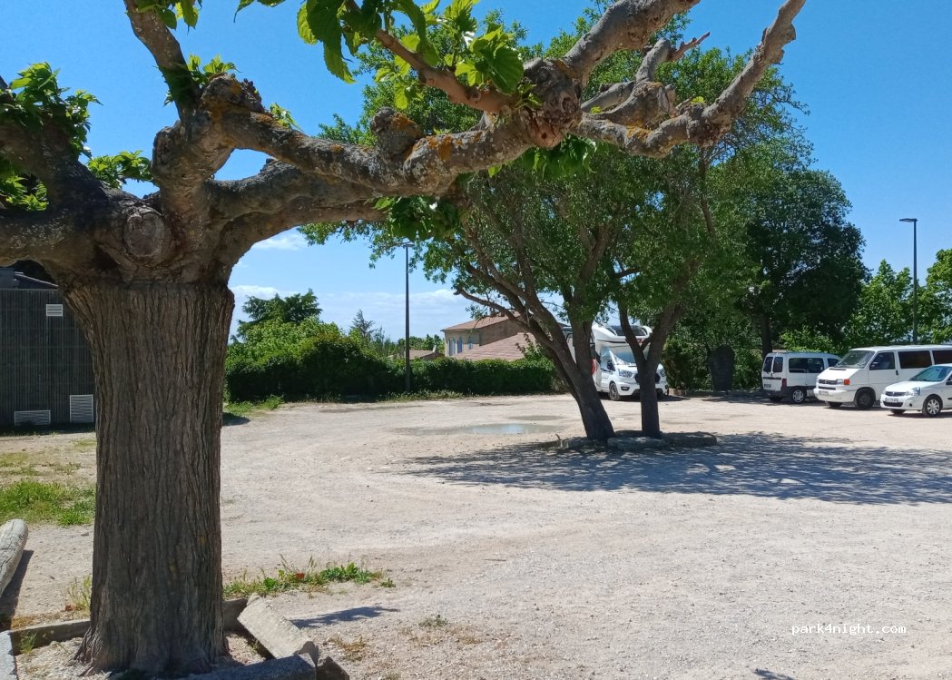 (84800) Lagnes - 122 Allée des Tilleuls — foto