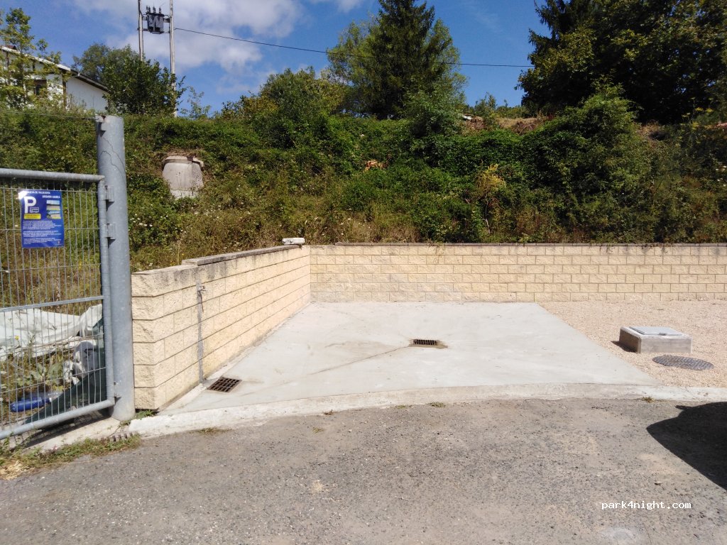 Parking de Caravanas de Villanueva de Valdegovía — foto