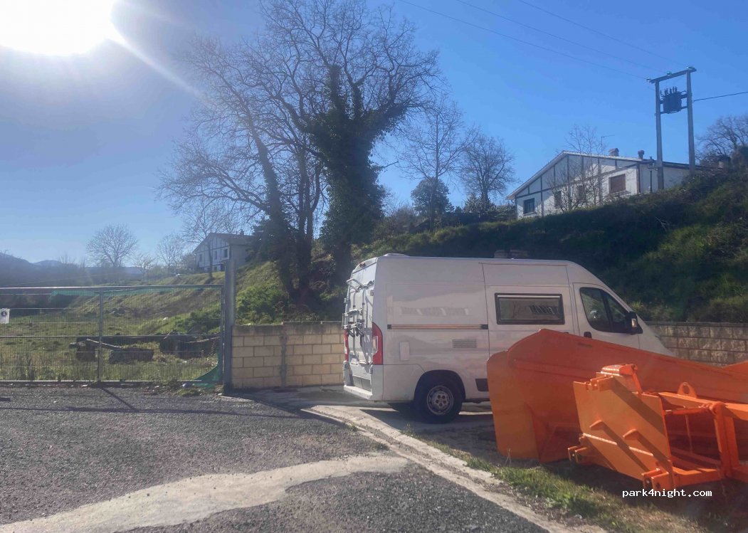 Parking de Caravanas de Villanueva de Valdegovía — foto 4