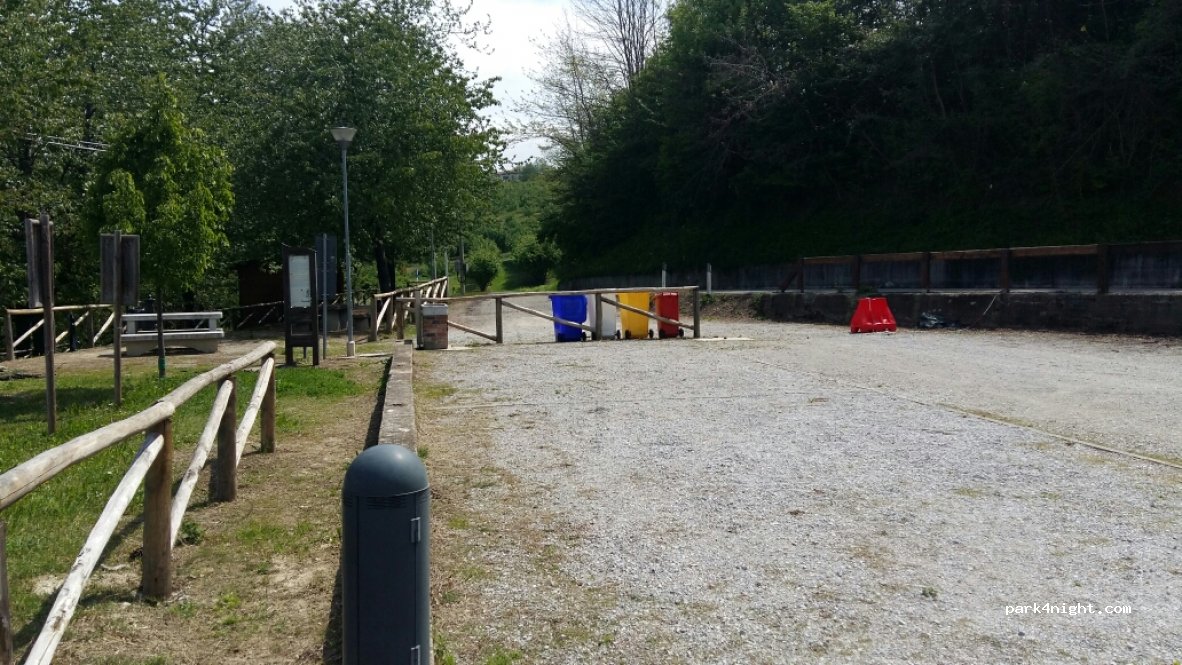 Area Sosta Montelupo Albese — foto