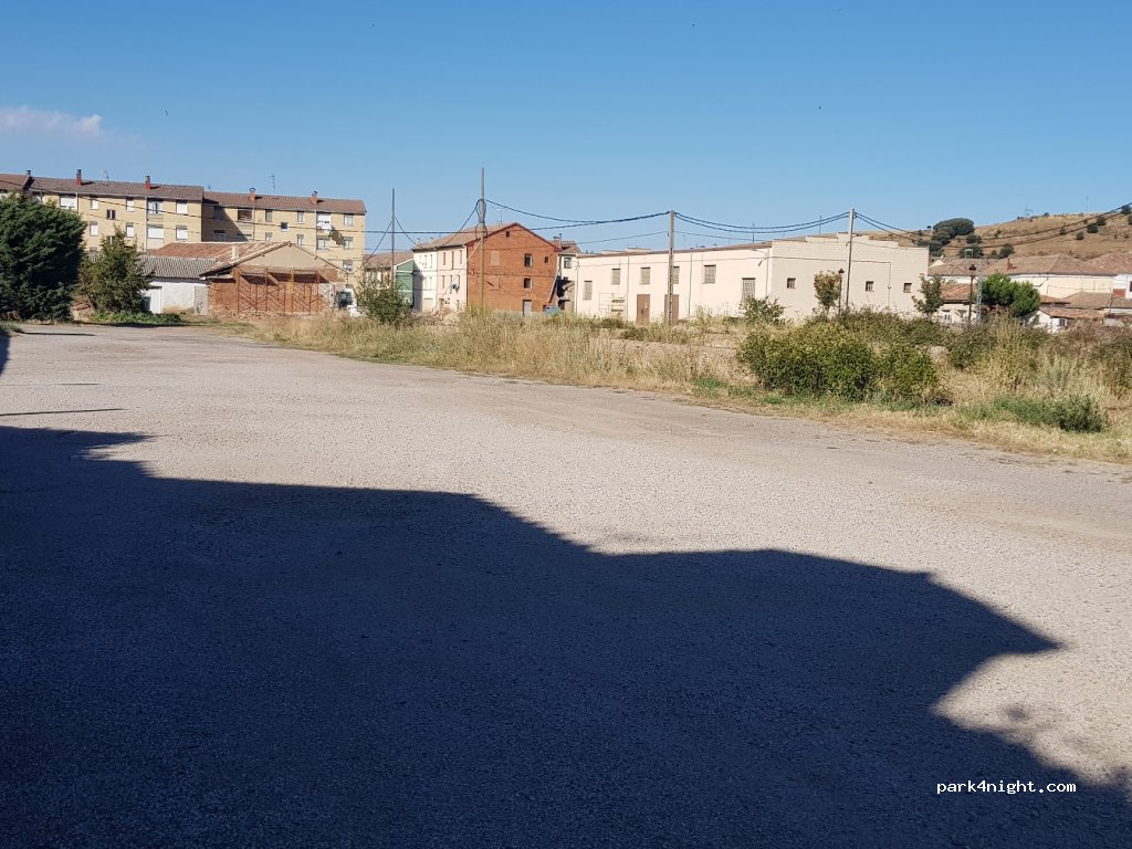 (34480) Alar del Rey - 51 Calle Almacenes Primero — foto 2