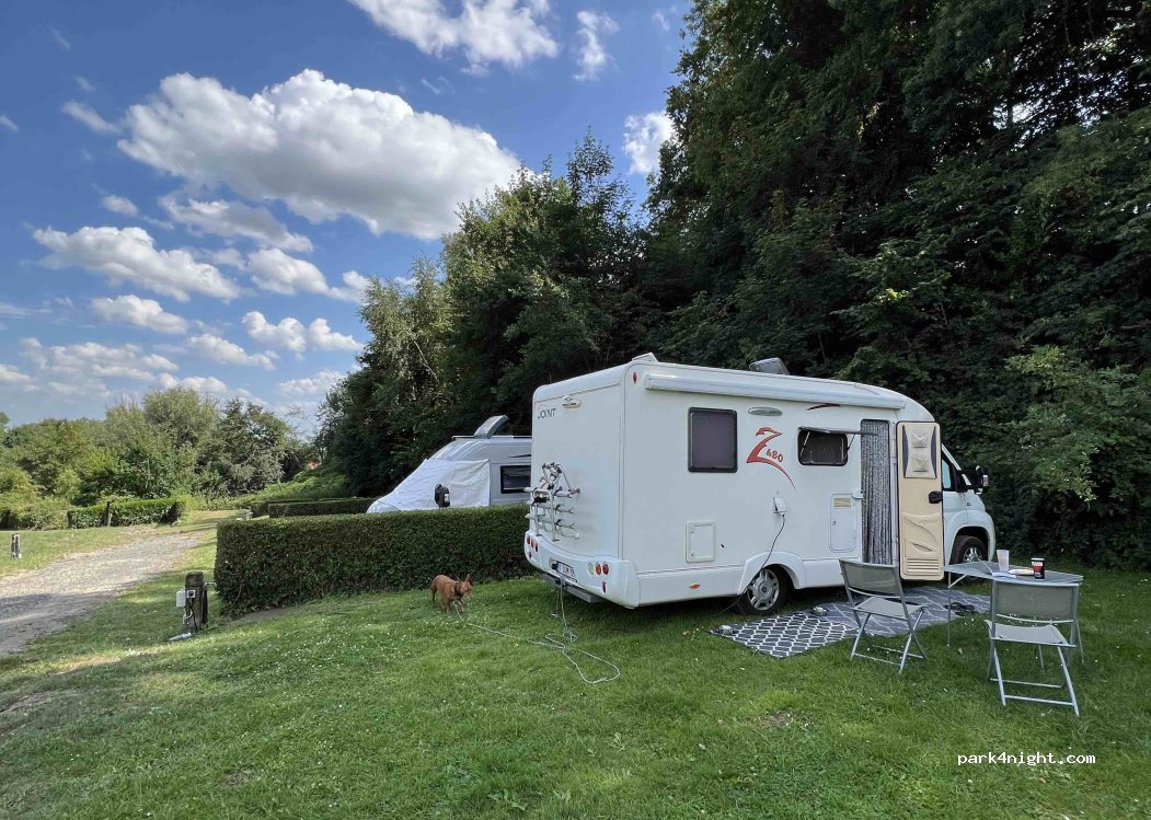 Camperpunt camping La Douce Douve — foto 2
