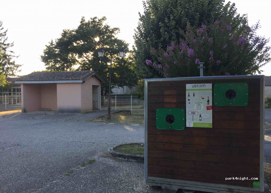 (33350) Sainte-Radegonde - 20 Le Bourg — foto