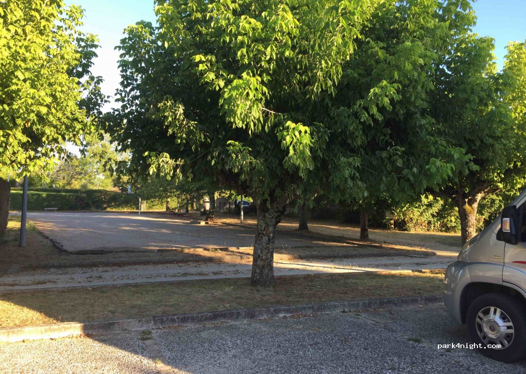 (33350) Sainte-Radegonde - 20 Le Bourg — foto 3