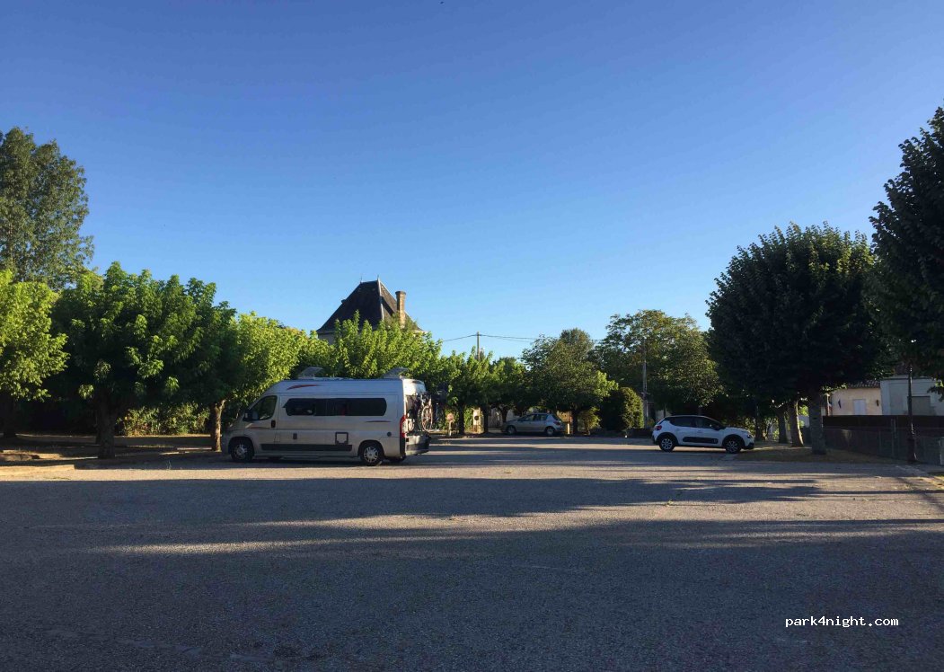 (33350) Sainte-Radegonde - 20 Le Bourg — foto 4