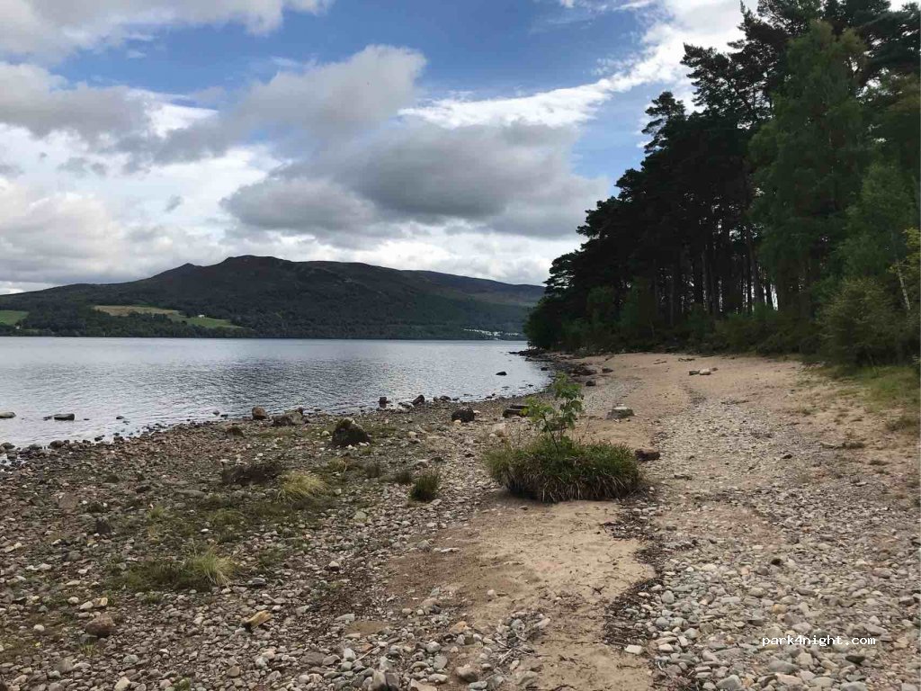 (PH17 2QJ) Pitlochry - Unnamed Road — foto