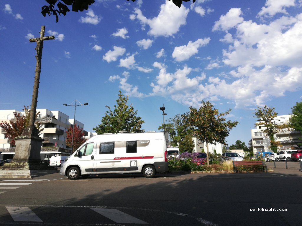 (56700) Hennebont - 3 Avenue Ambroise Croizat — foto