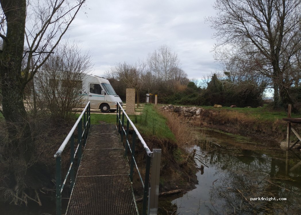 (30700) La Capelle-et-Masmolène - Étang de la Capelle — foto 3