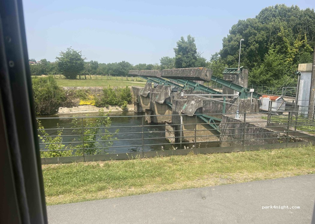 (85200) Fontenay-le-Comte - Chemin dit de Meriende — foto 4