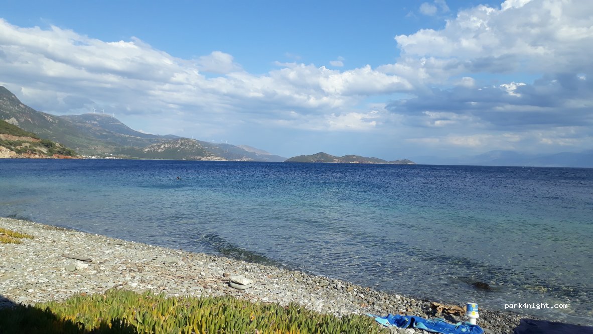 (330 56) Marathias - Eparchiki Odos Paralia Marathias — foto