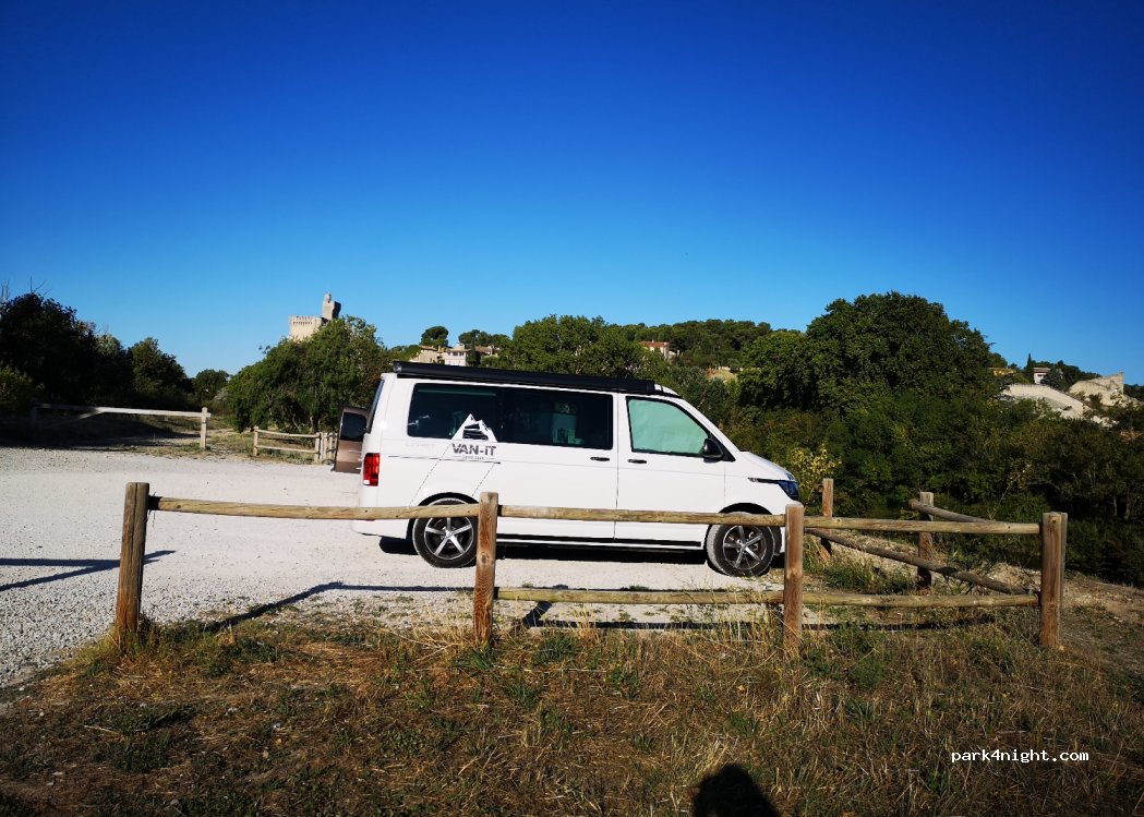 (30400) Villeneuve-lès-Avignon - 19 Avenue Gabriel Péri — foto 2