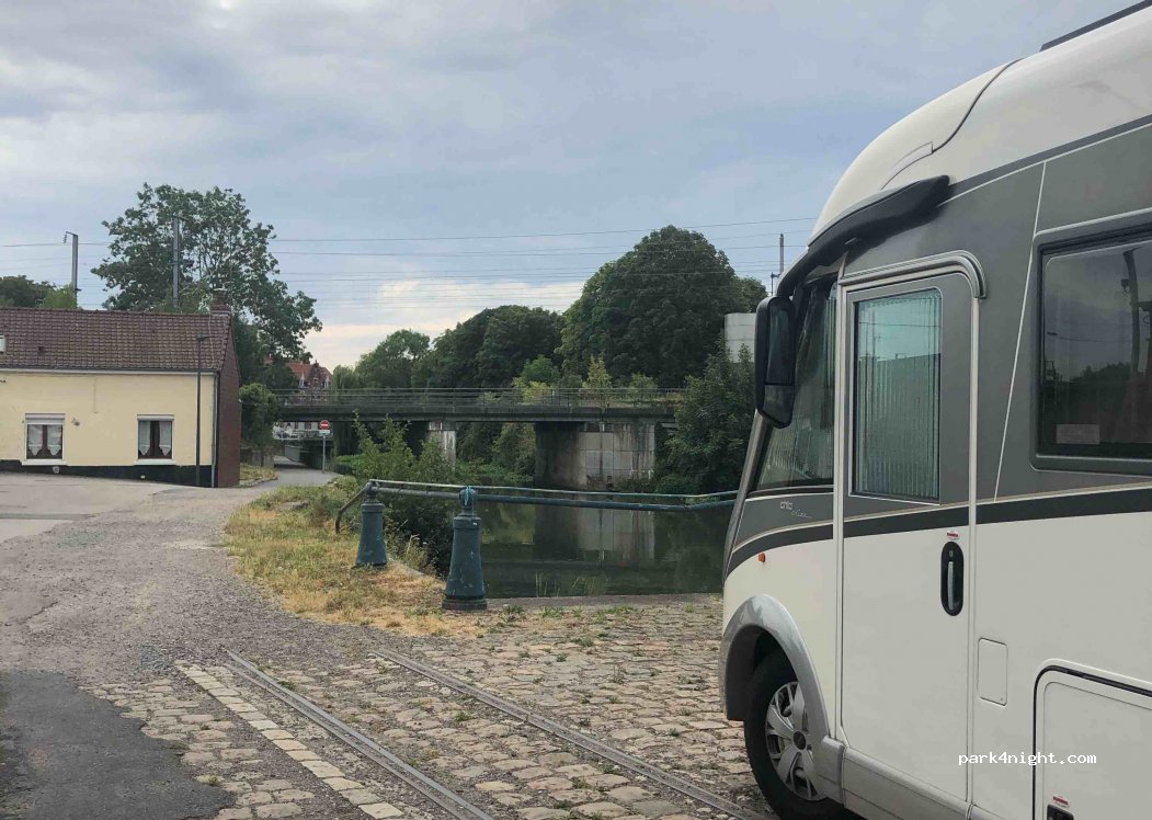 (62500) Saint-Omer - 5 Place de la Ghière — foto 2