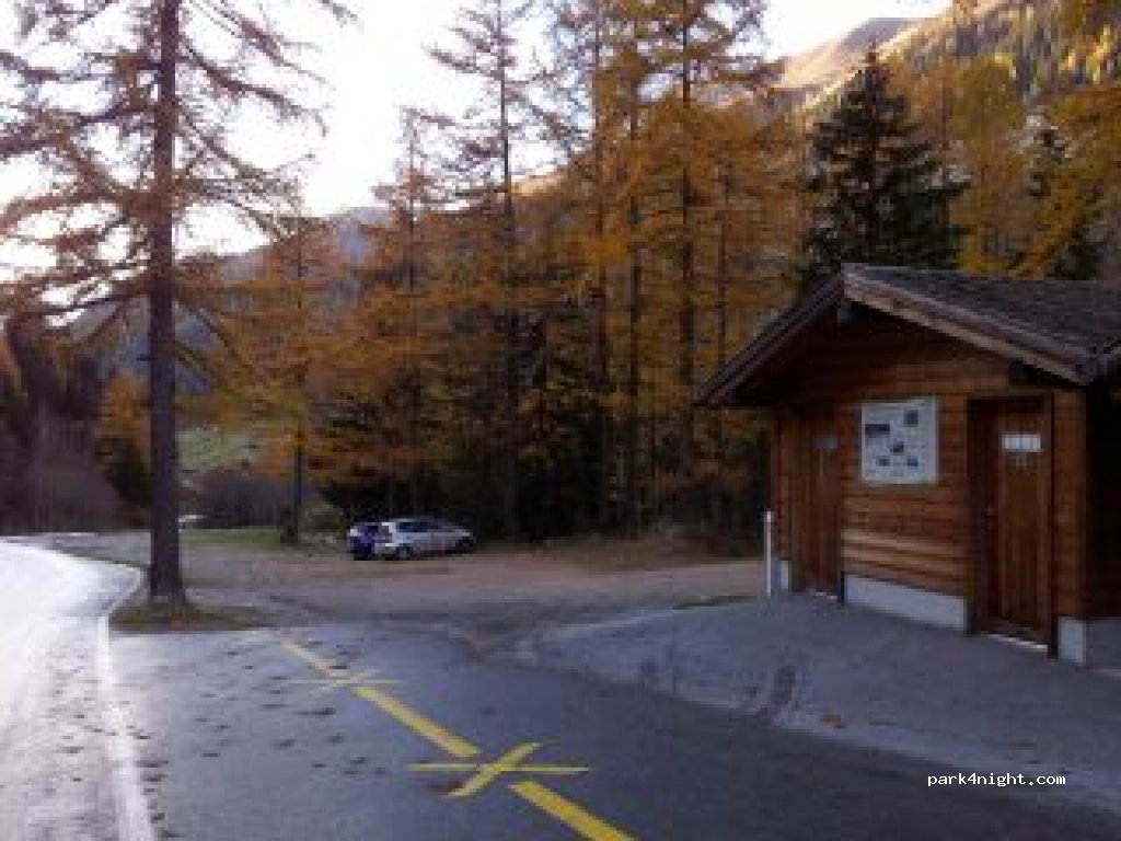 (3996) Binn - Binntal Street — foto