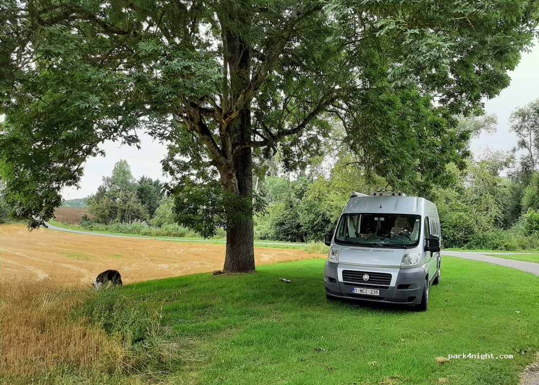 (80500) Guerbigny - D68 — foto