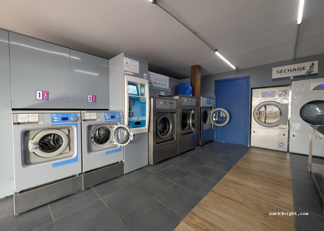 (30220) Saint-Laurent-d'Aigouze - 299 Avenue du Général Trouchaud — foto 3