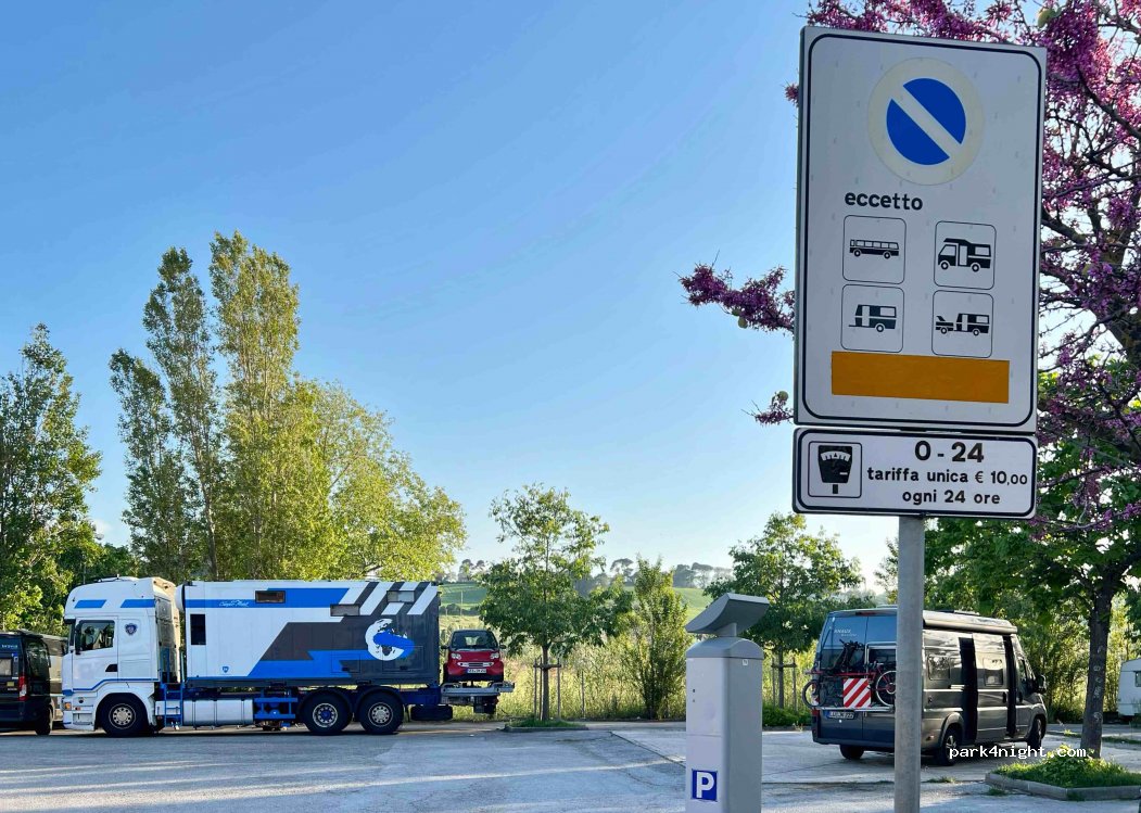 Area Sosta Camper Comunale Senigallia — foto 2
