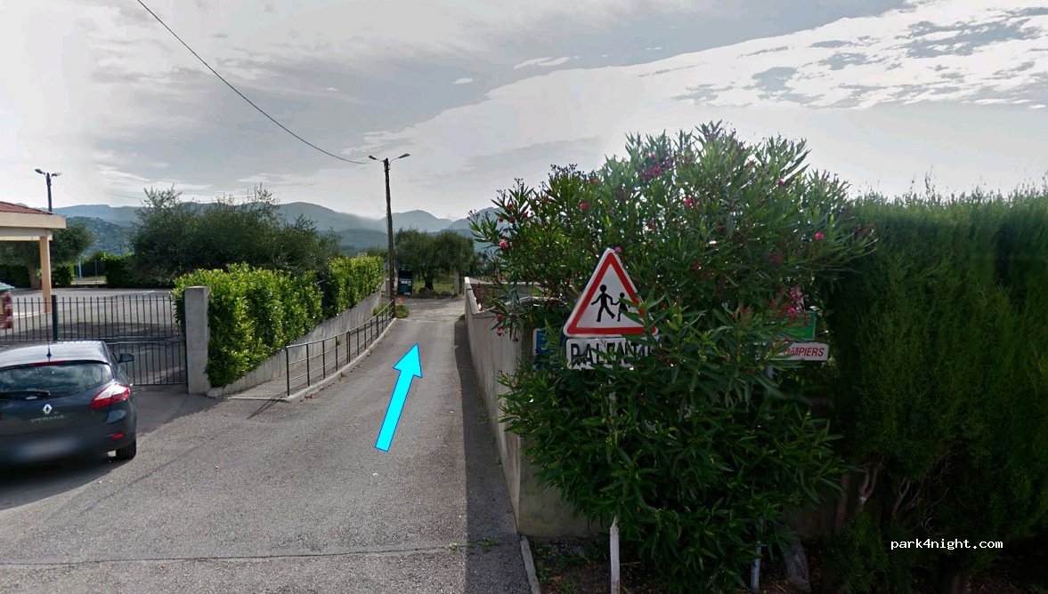 (06390) Châteauneuf-Villevieille - Barbets Square — foto