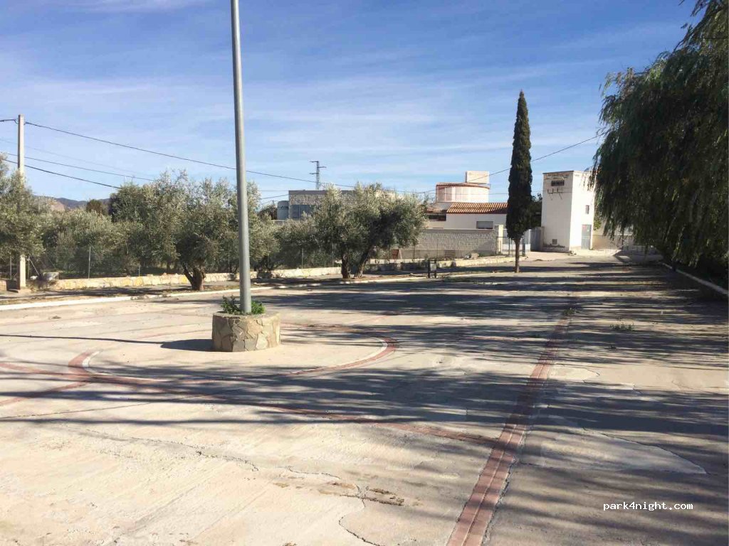 Area de autocaravanas Tíjola — foto