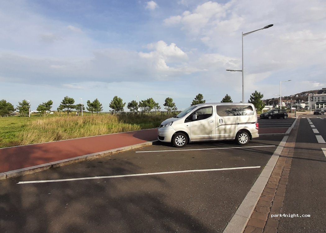 (14800) Deauville - 1 Avenue du Port — foto 5