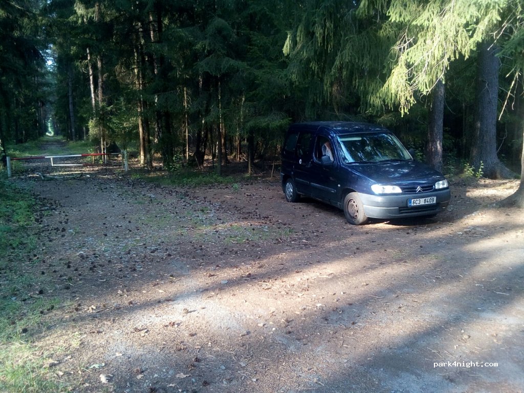 () Doksy - Unnamed Road — foto