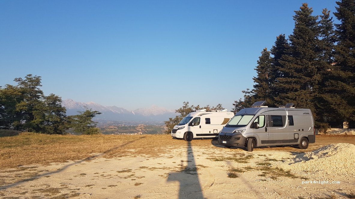 (64032) Atri - 10 Via Colle della Giustizia — foto