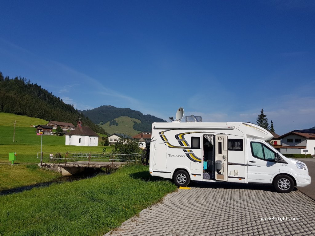 (8845) Unteriberg - 9 Dörflistrasse — foto