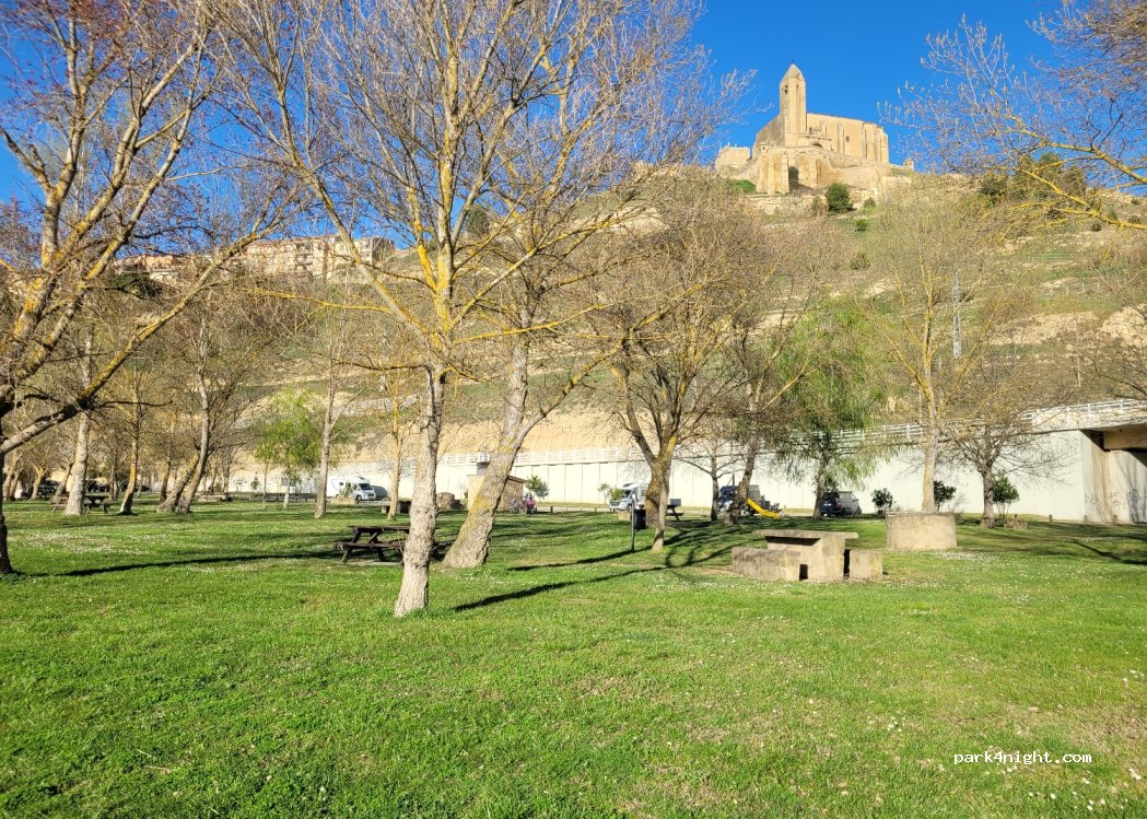 Área de autocaravanas San Vicente de la Sonsierra | Entrepuentes — foto 2