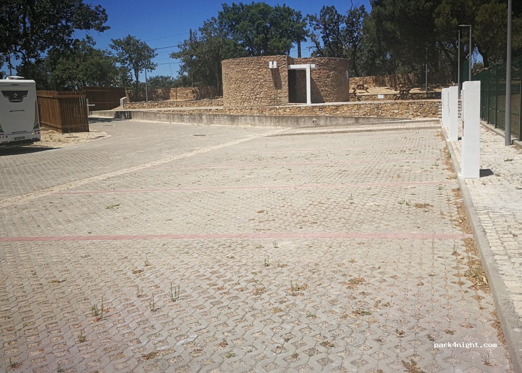Parque de autocaravanas Albufeira de Póvoa e Meadas — foto 3