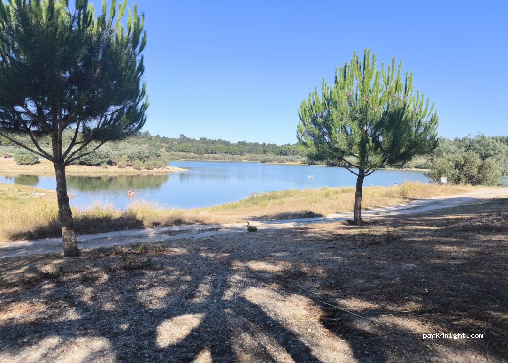 Parque de autocaravanas Albufeira de Póvoa e Meadas — foto 5