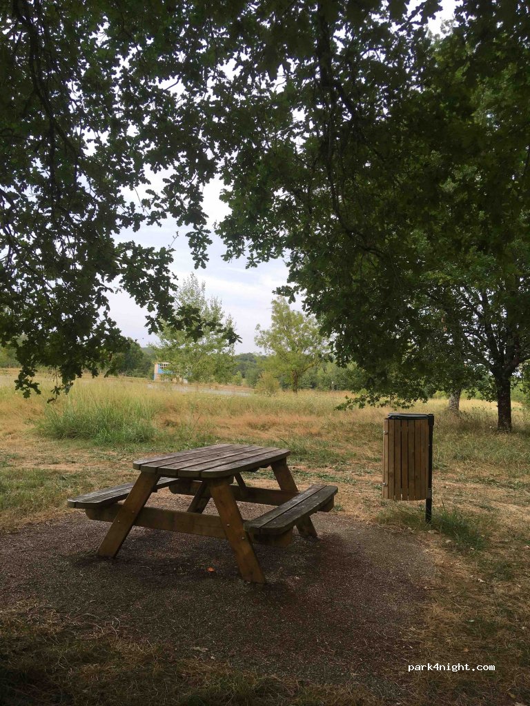 (32150) Cazaubon - Unnamed Road — foto