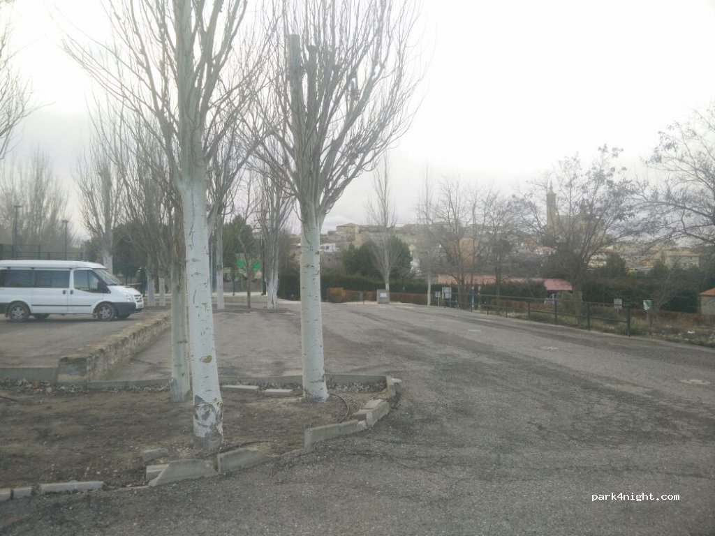(50142) Fuendetodos - Parque de la Balsa — foto 2