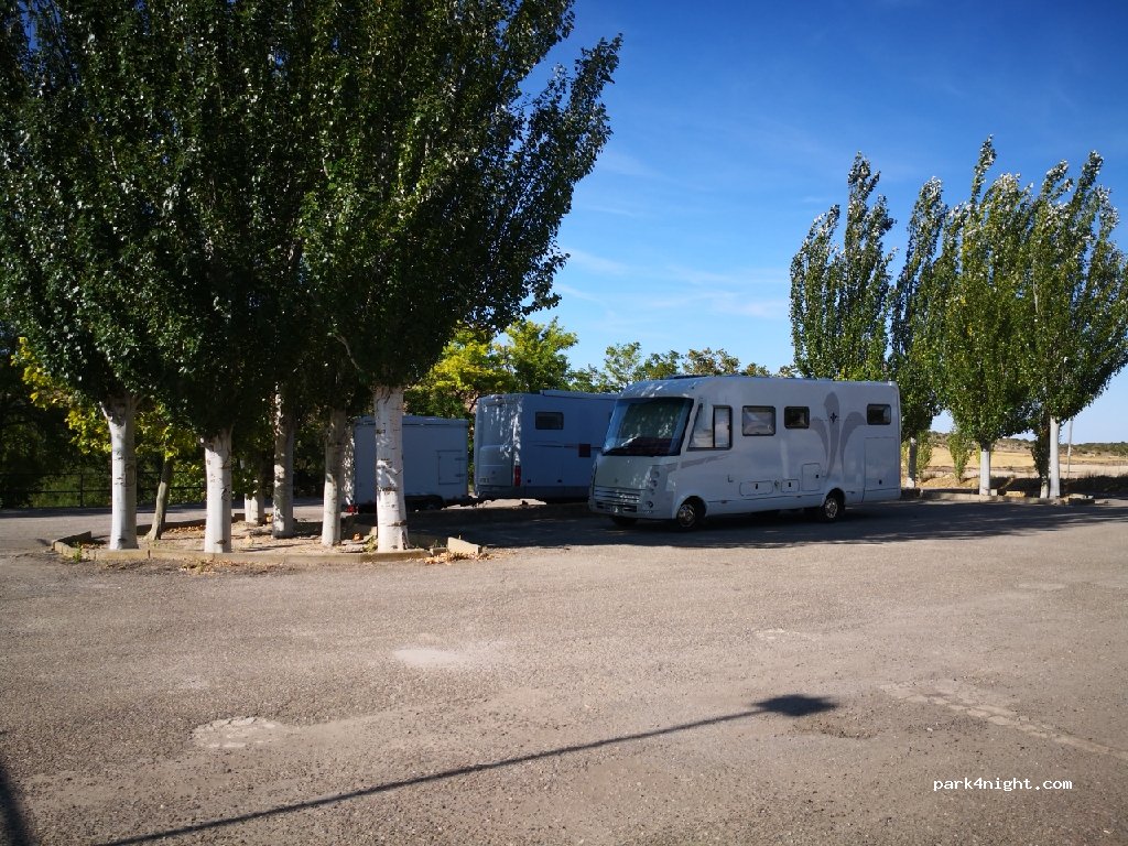(50142) Fuendetodos - Parque de la Balsa — foto 3