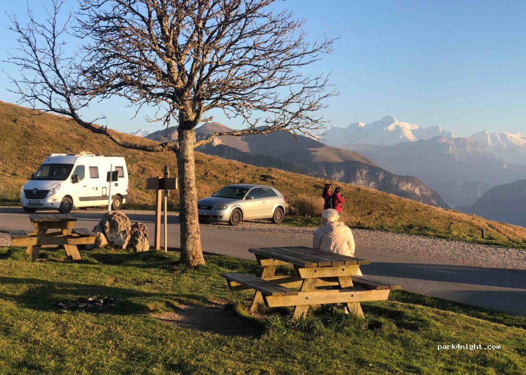 (74420) Villard sur Bogève - Unnamed Road — foto 5
