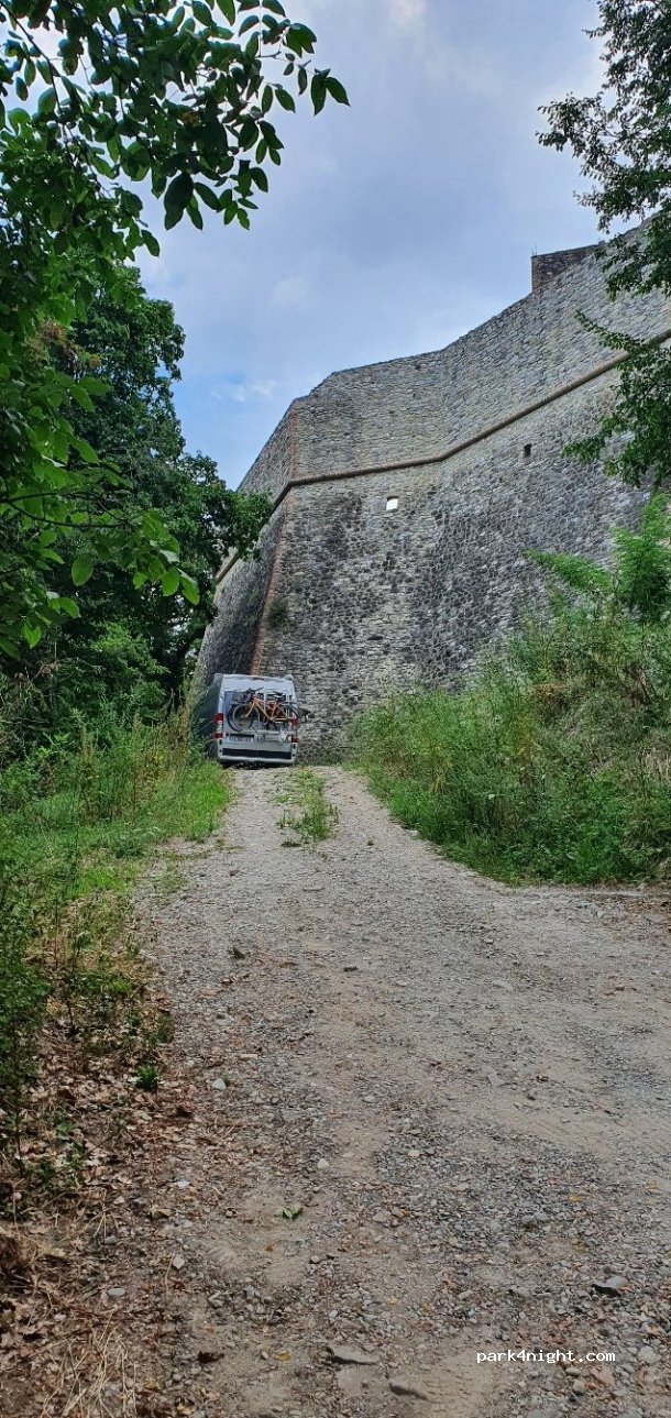 (43013) Torrechiara - 23 Strada del Castello — foto