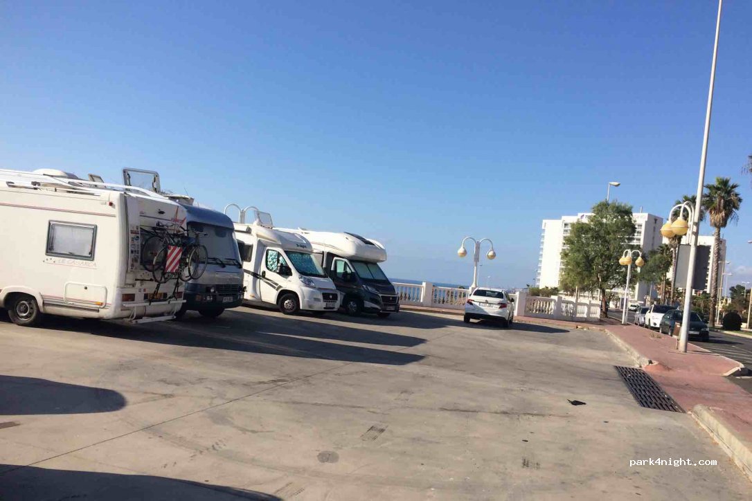 (29630) Benalmádena - 52 Carretera Cádiz — foto 2