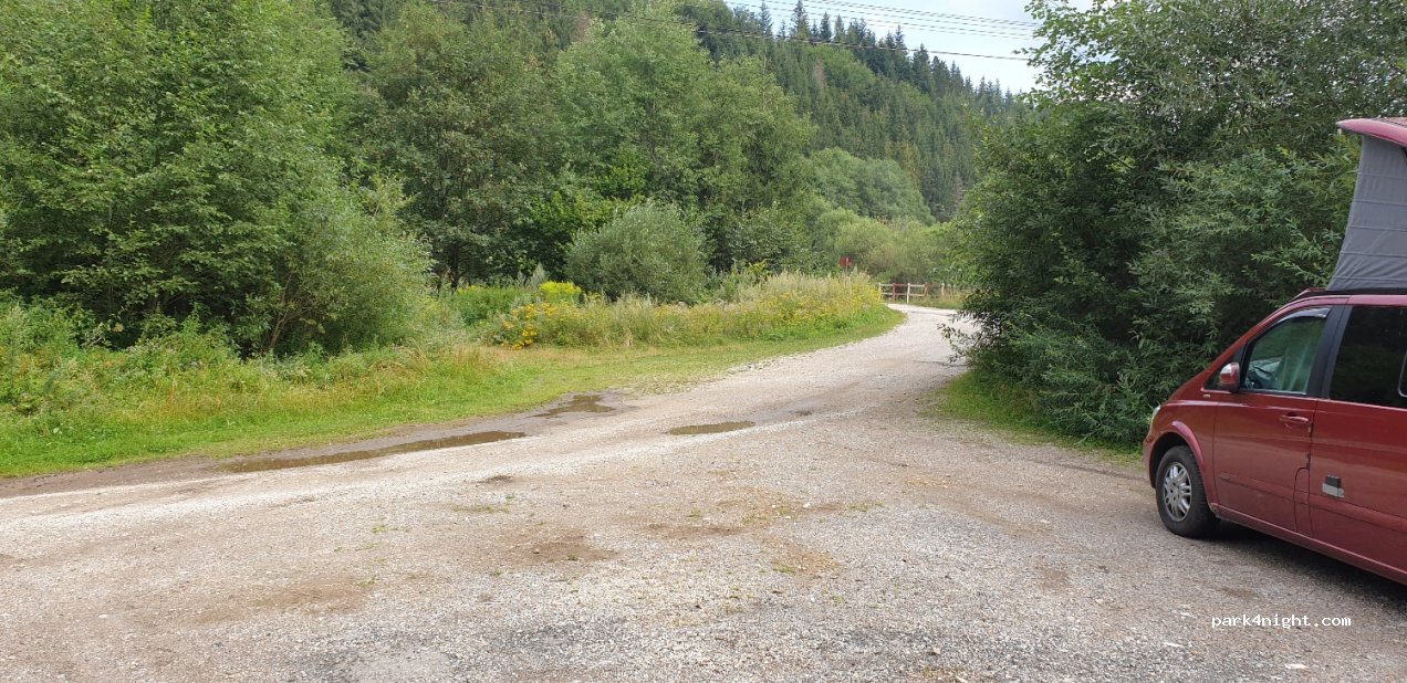 (976 64) Beňuš - Unnamed Road — foto