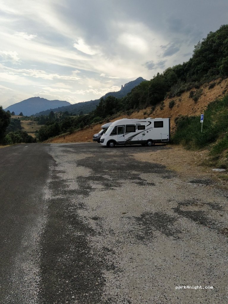(11350) Duilhac-sous-Peyrepertuse - Route du château — foto 2