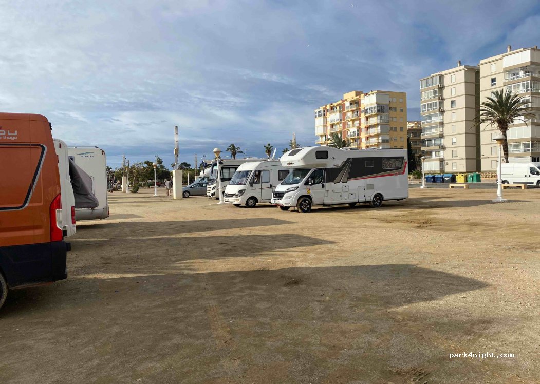 (29740) Torre del Mar - 80 Paseo Marítimo de Poniente — foto 2
