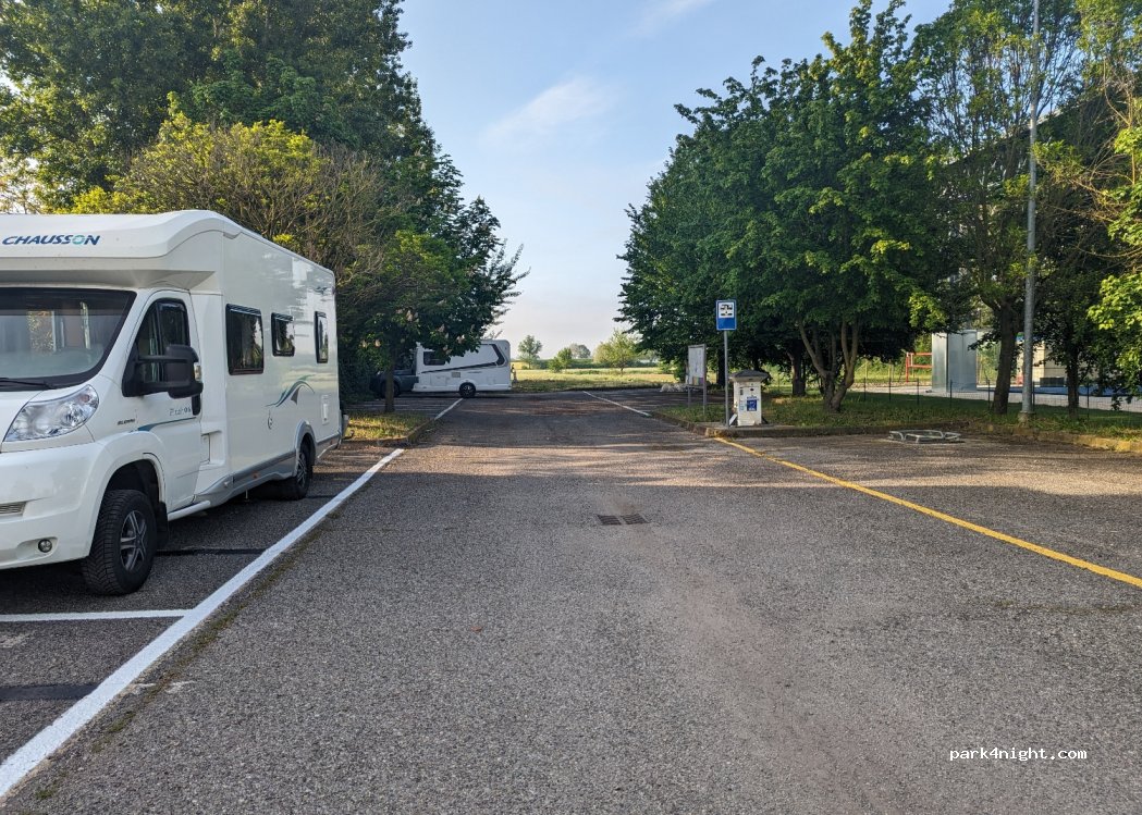 (46024) Moglia - 2 Via Tazio Nuvolari — foto